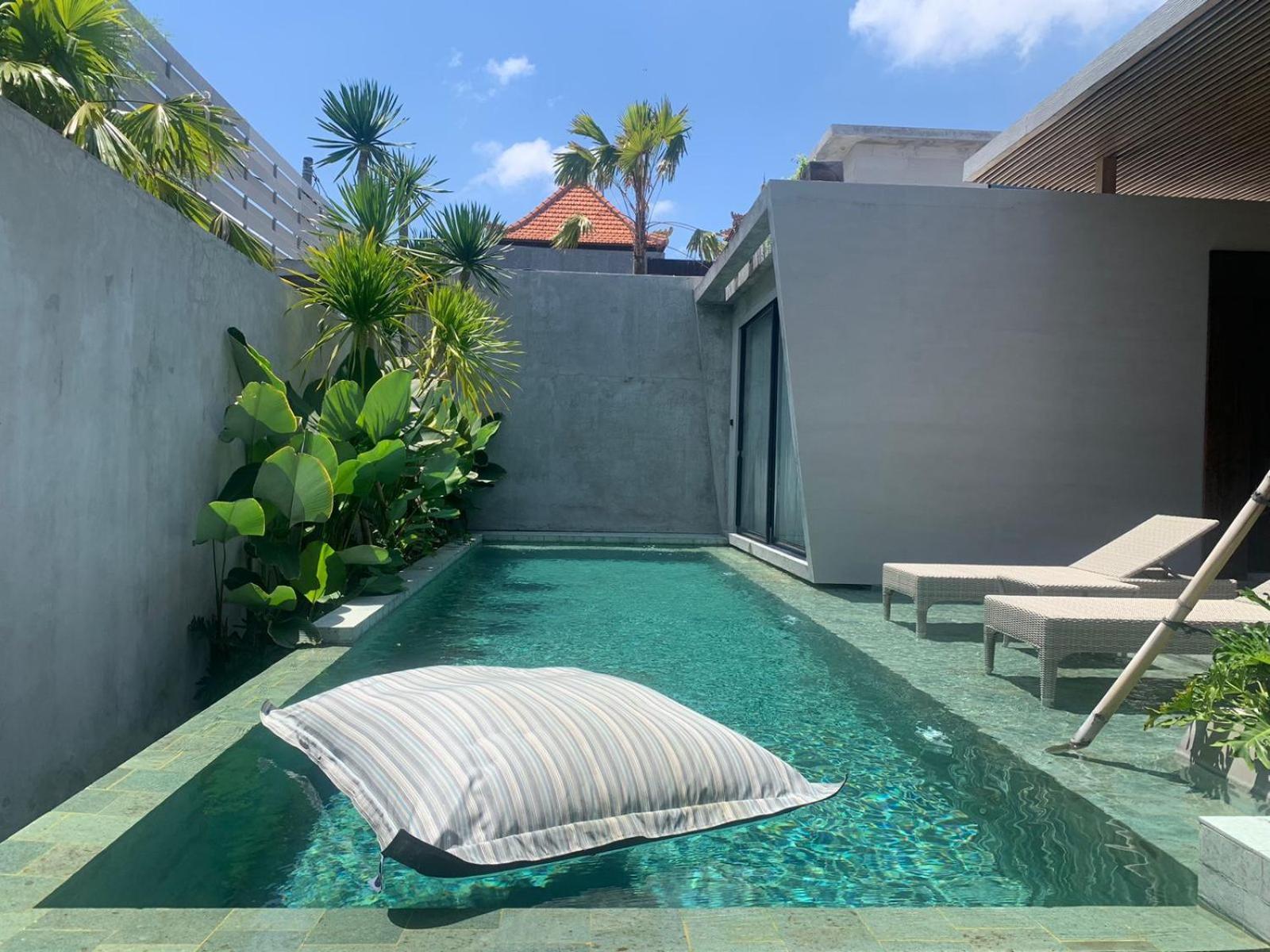Villa Inspira Seminyak Esterno foto